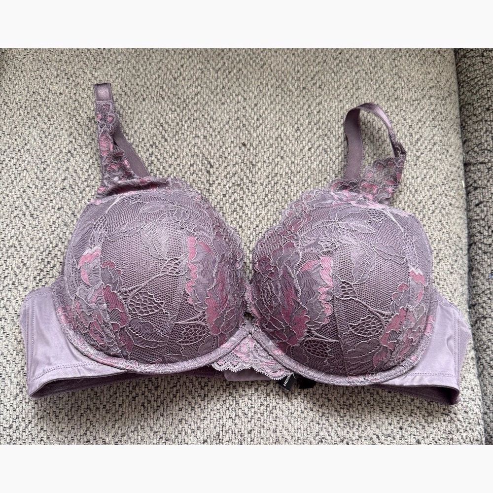 Torrid Lace Push Up Plunge Bra Size 40D